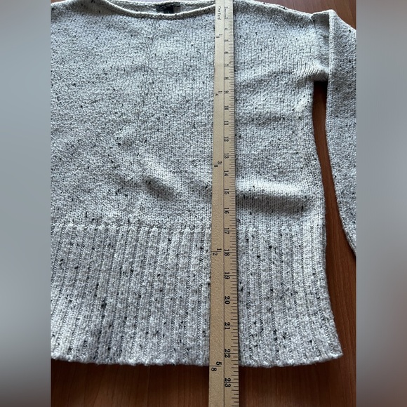 Ann Taylor Factory Speckled Knit Sweater Size S Neutral Pullover - Picture 3 of 13